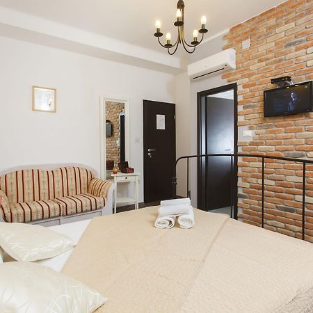Prior Suites สปลิท ภายนอก รูปภาพ